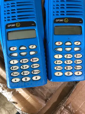 Motorola Gp380ex Uhf/VHF Walkie-Talkie Radio