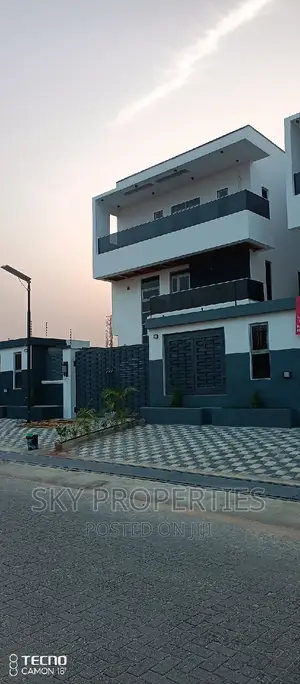 5bdrm Duplex in Lekki Fhase1 for rent