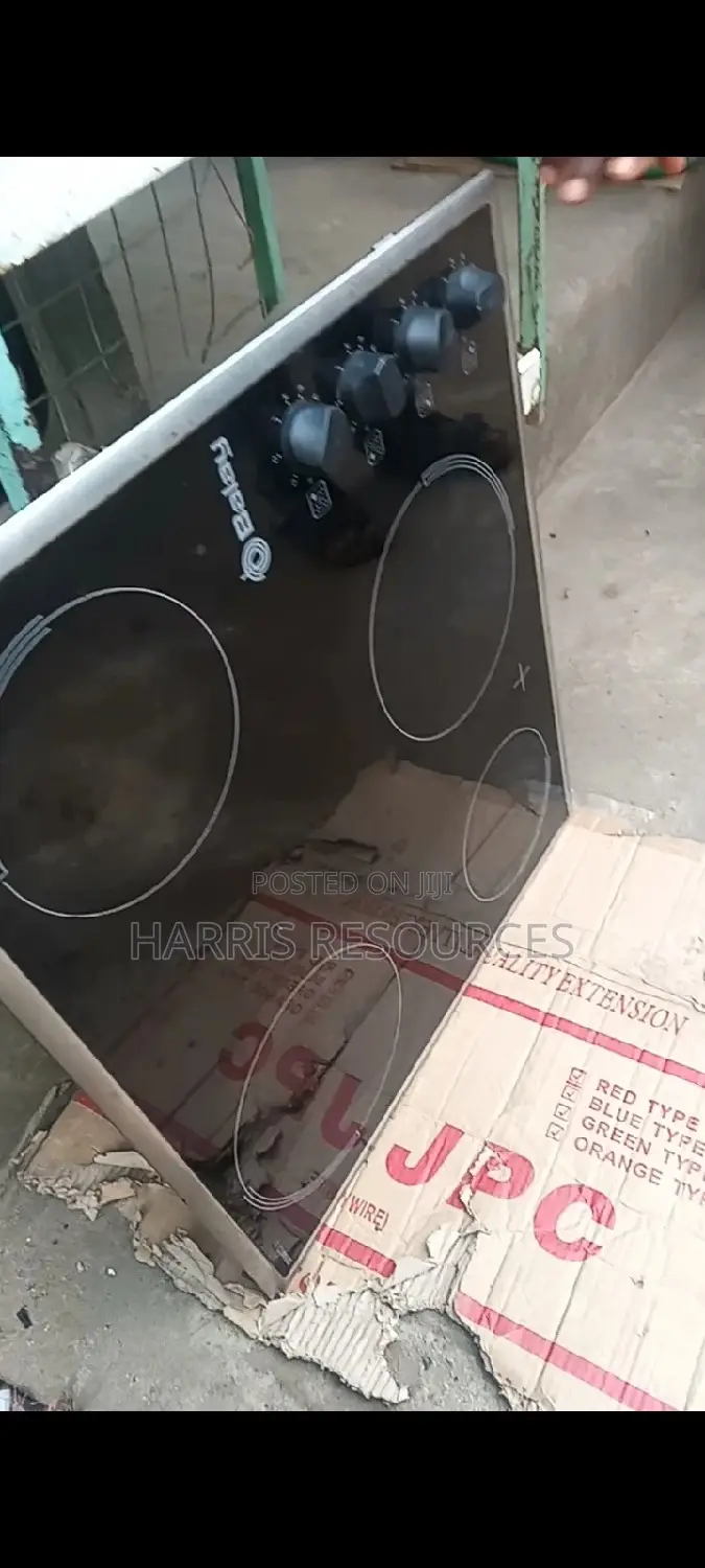 Four Burner Hotplate With Knobs