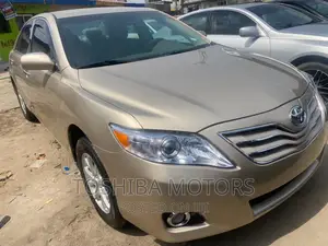 Toyota Camry 2009 Gold