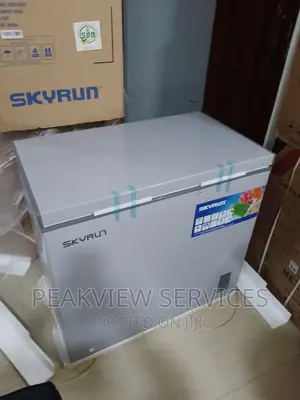 New Skyrun Chest Freezer Silver With Key Lock 200L