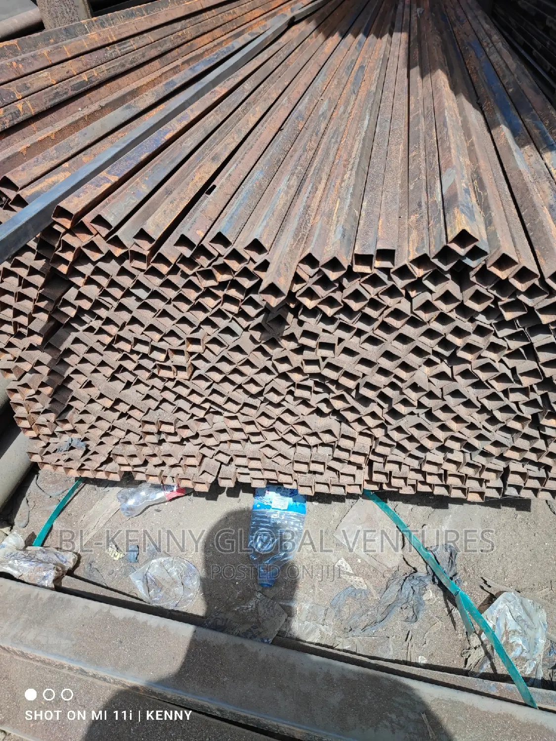 25x25x1.2mm Black Pipe