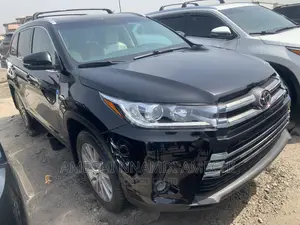 Toyota Highlander Limited 4dr SUV AWD (3.5L 6cyl 6A) 2015 Black
