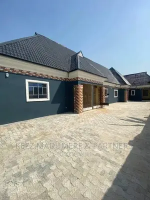 4bdrm Block of Flats in By First Market, Port-Harcourt for sale