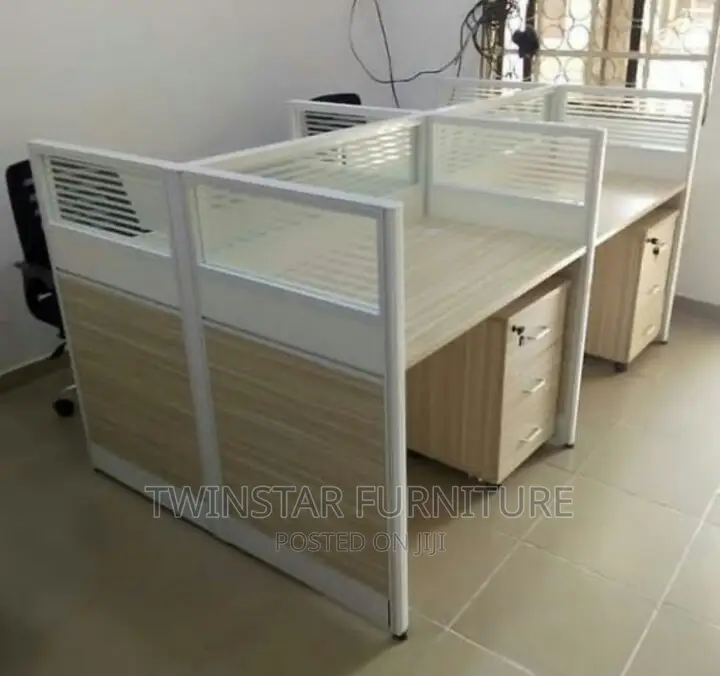 Modern Office 4 Seaters Work Station