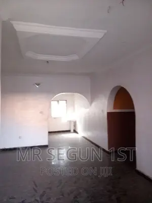 3bdrm Block of Flats in Double T Estate, Akala Express for rent
