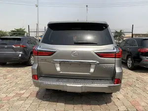 Lexus LX 570 AWD 2016 Gold