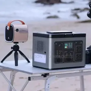 700W 192000mah Portable Power Generator With AC Output