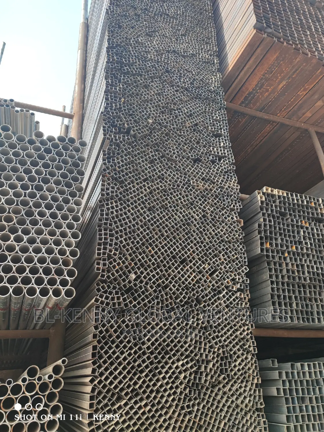 25 by 25 by 1.2mm Square Black Pipe