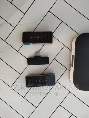 S18 Pro Wireless Mic With Charging Case