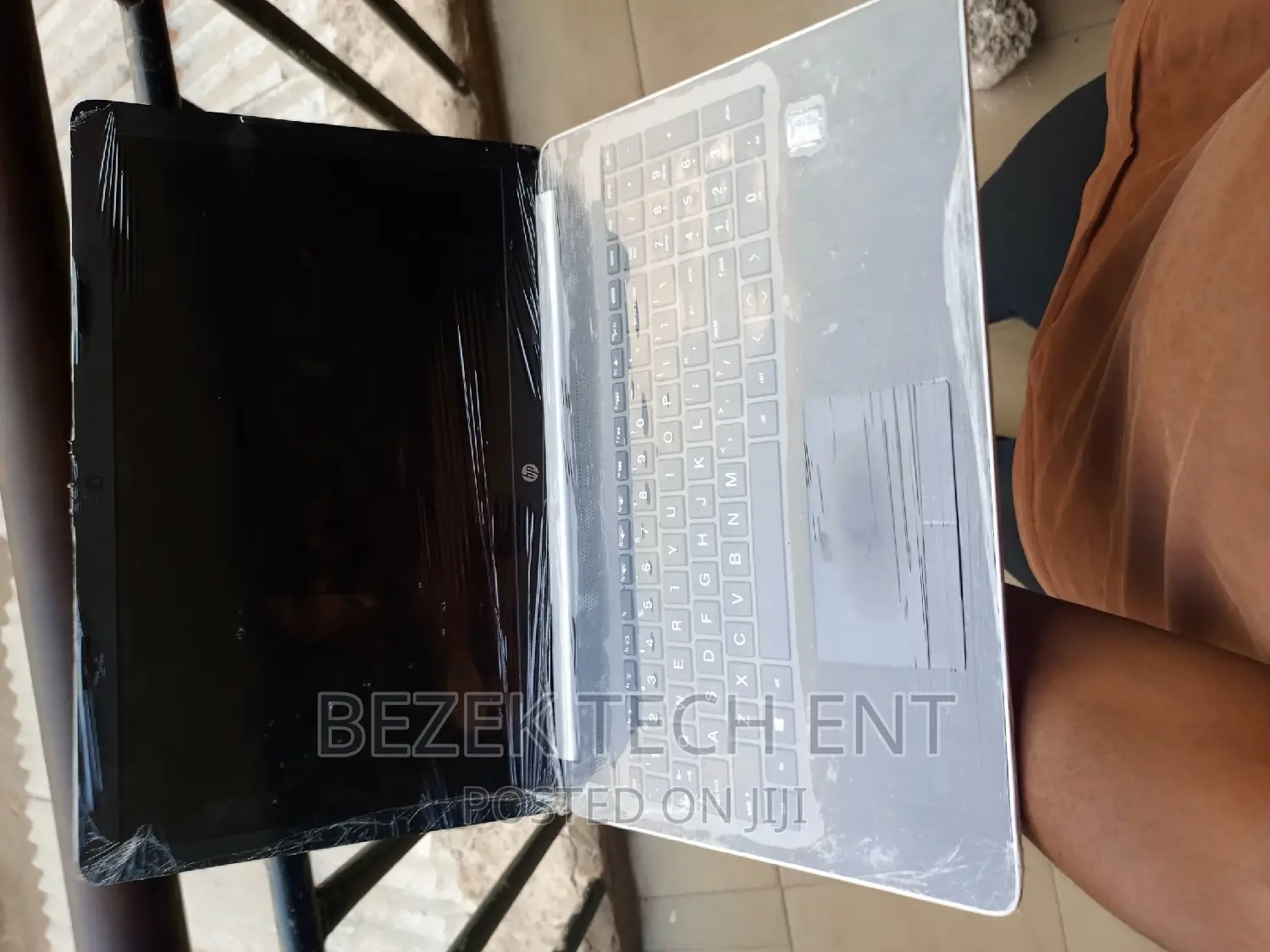 New Laptop HP Pavilion 15 4GB Intel Core I3 HDD 1T