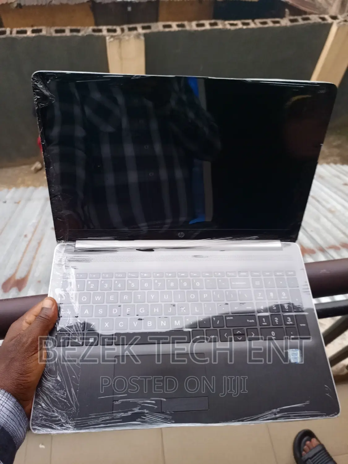 New Laptop HP Pavilion 15 4GB Intel Core I3 HDD 1T