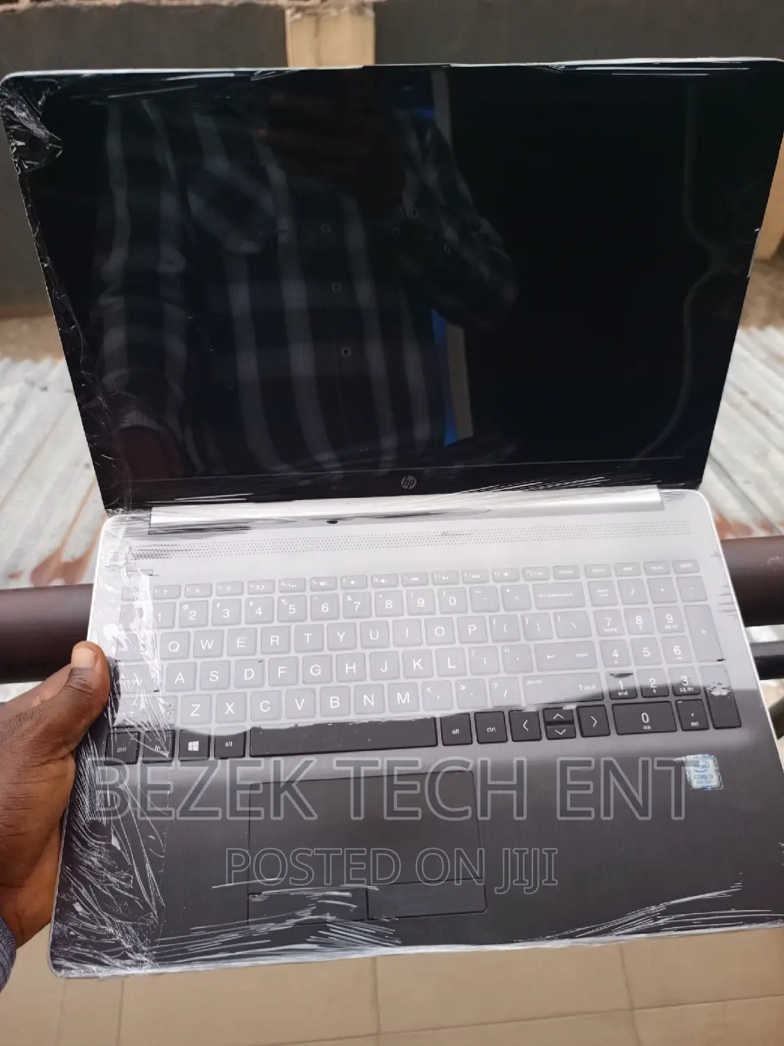 New Laptop HP Pavilion 15 4GB Intel Core I3 HDD 1T