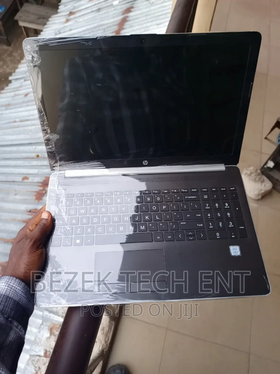 New Laptop HP Pavilion 15 4GB Intel Core I3 HDD 1T