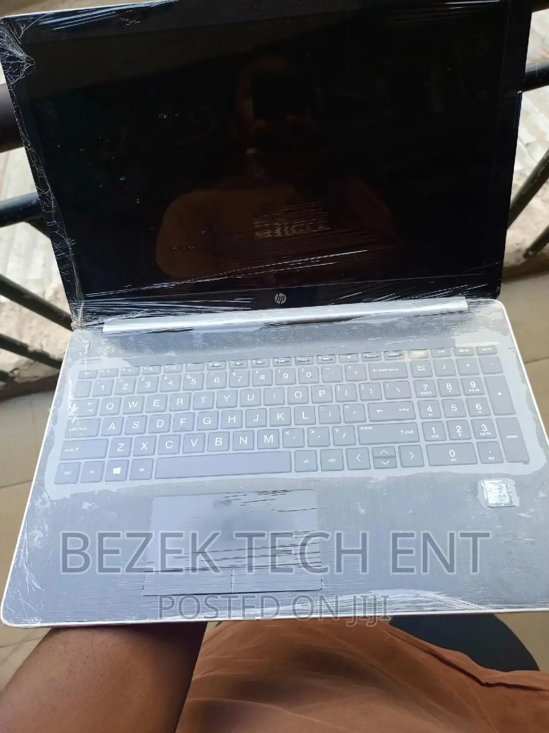 New Laptop HP Pavilion 15 4GB Intel Core I3 HDD 1T