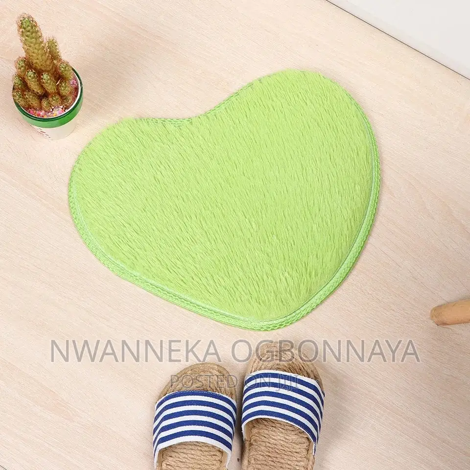 Cute Heart Shape Bath Floor Mats