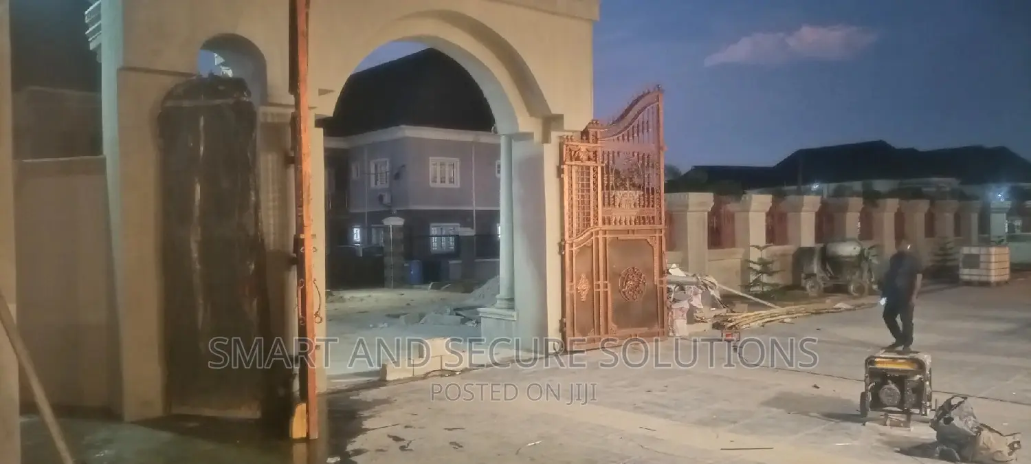 Automatic/Remote Control Gate Installer