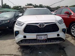 Toyota Highlander Limited AWD 2023 White