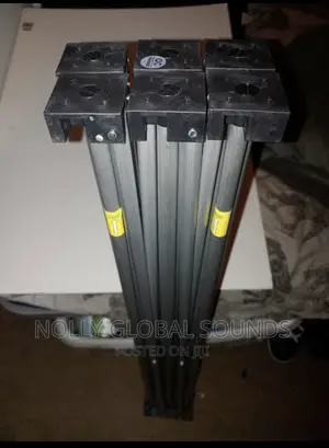 6 Legs Dj Skeleton Stand