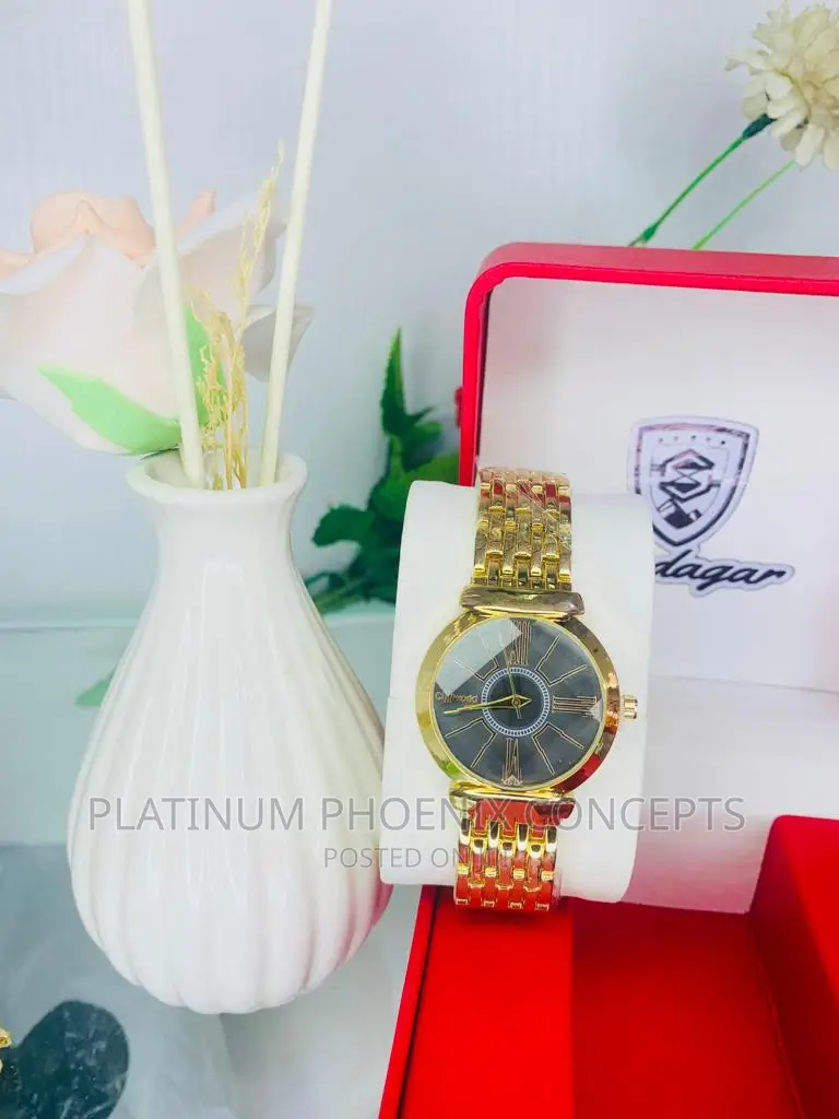Metal Untarnished Wristwatch