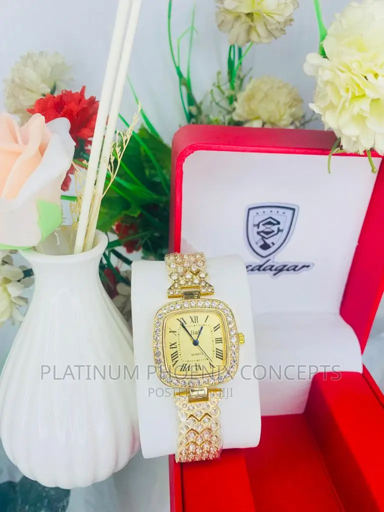 Metal Untarnished Wristwatch