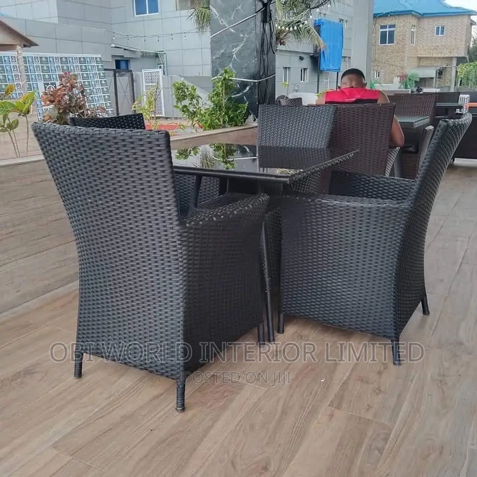 Basket Outdoor Chairs by 4 With Glass Table