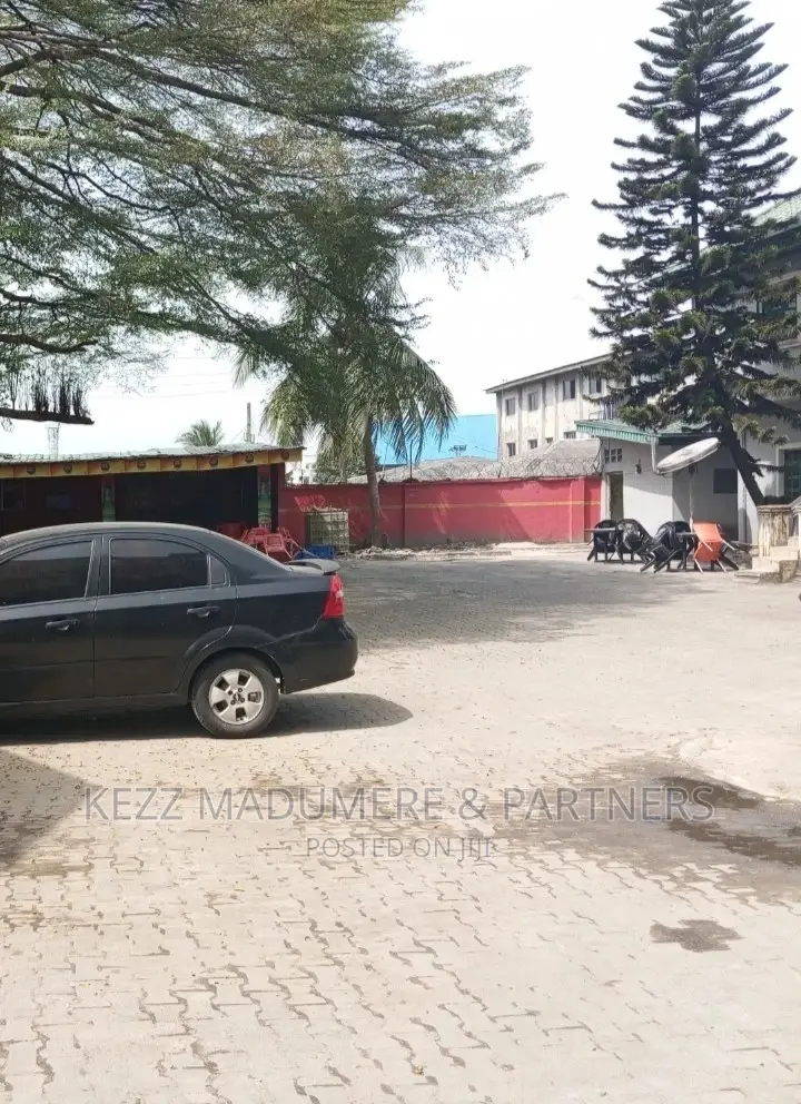 For Sale Functional Bar With 11 RMS Hotel