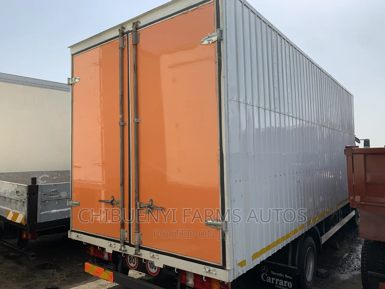 Mecedeces 814 Container Body