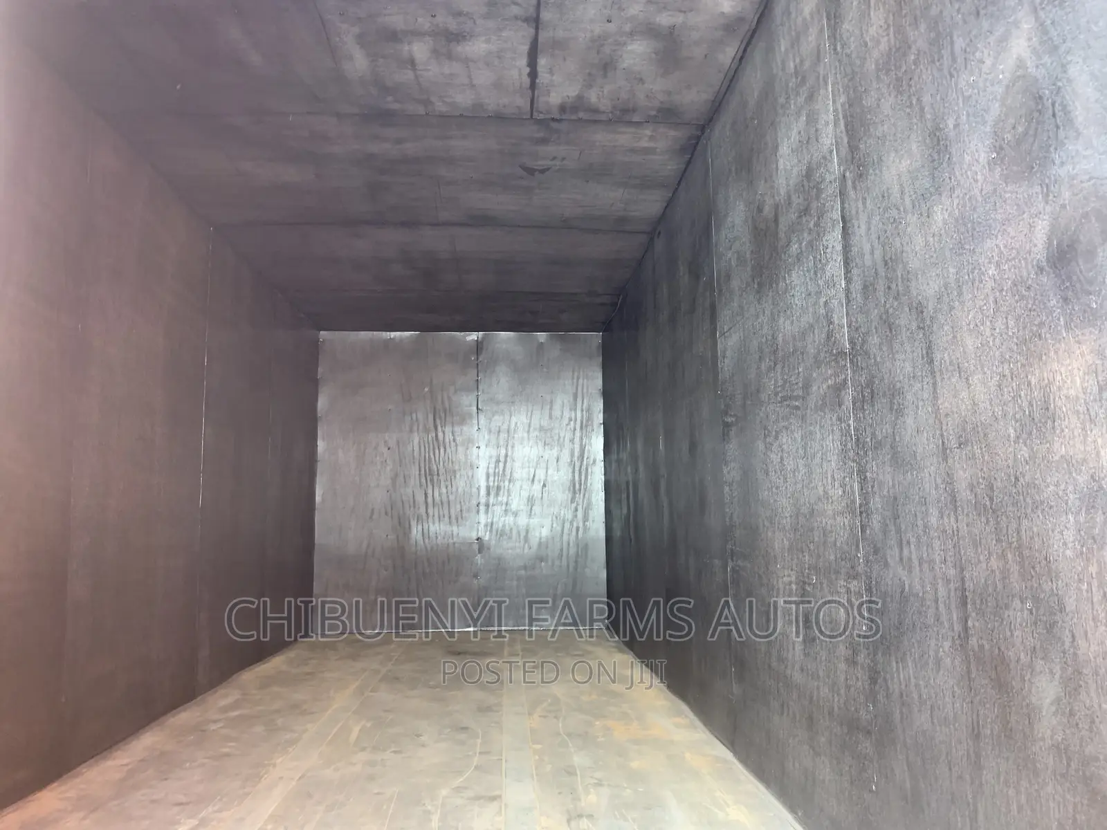 Mecedeces 814 Container Body