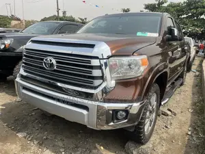 Toyota Tundra 2018 Brown