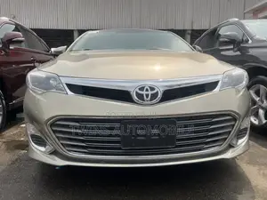 Toyota Avalon XLE Premium FWD Sedan (3.6L 6cyl 6A) 2016 Gold