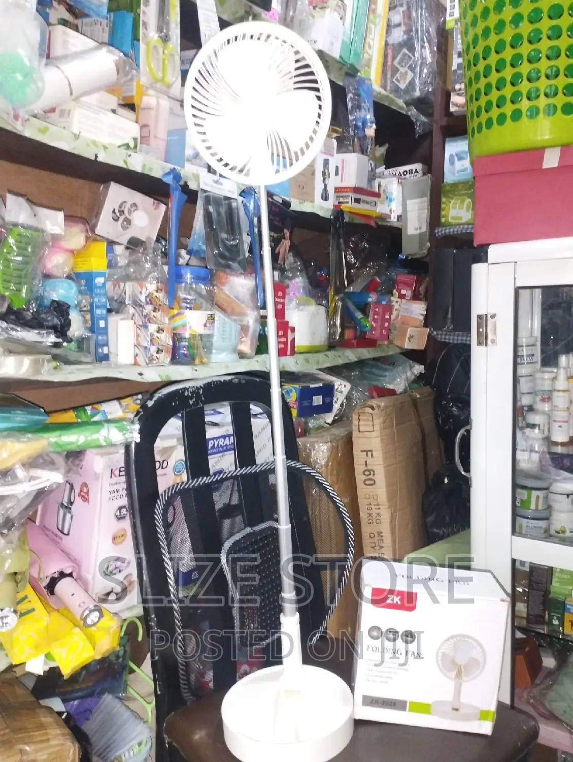 Adjustable Folding Fan