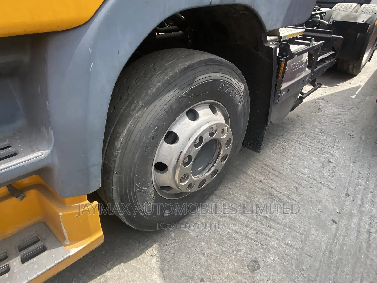 DAF Cf85 Yellow