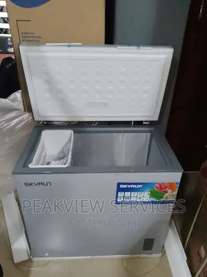 Super Cooling Skyrun Chest Freezer With Key Lock (200L)
