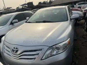 Toyota Camry 2010 Silver