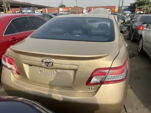 Toyota Camry 2010 Gold