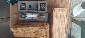 Fuse and Bees 200 Amp Stand