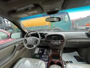 Toyota Sequoia 2007 Gold