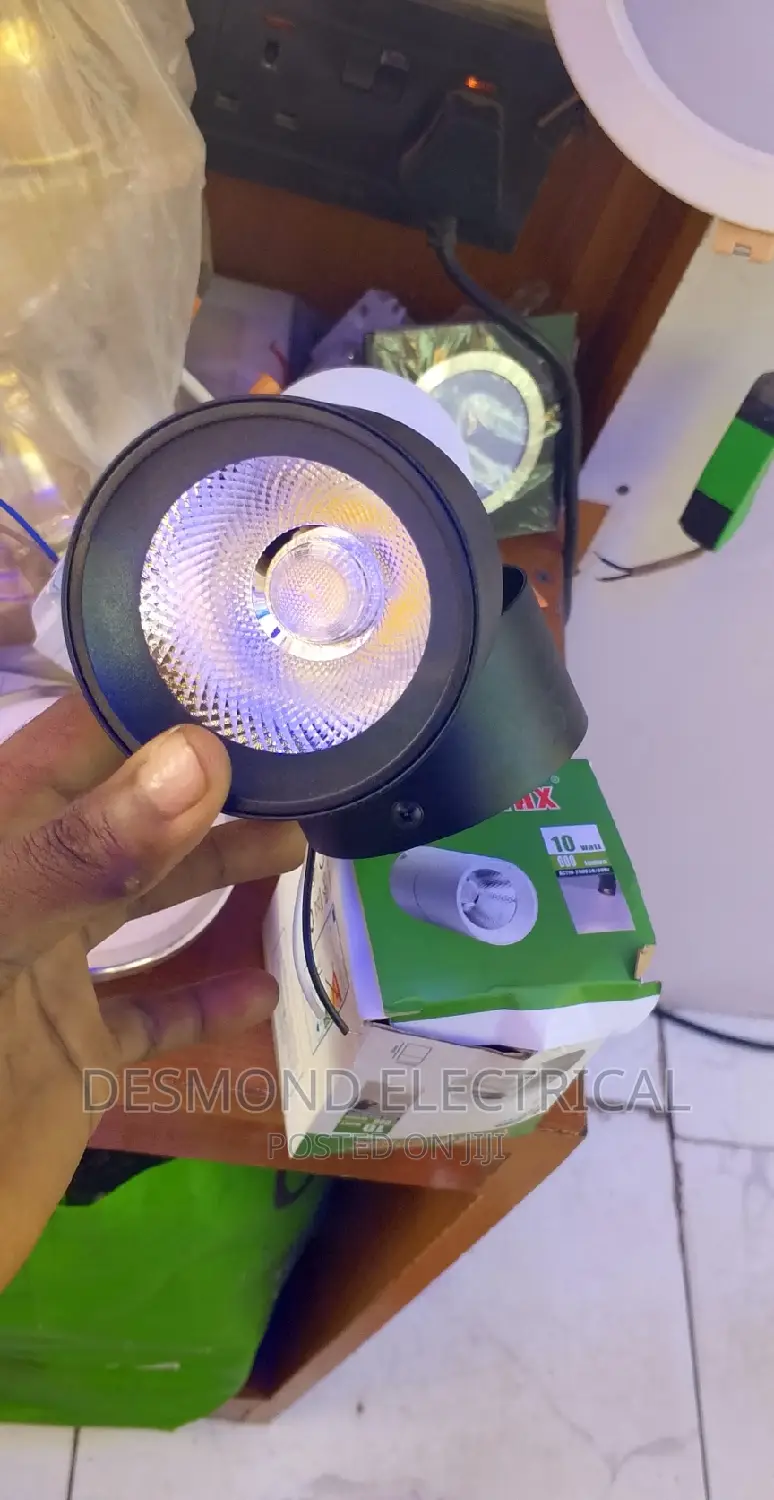 Outdoor Indoor Under Tracking Light