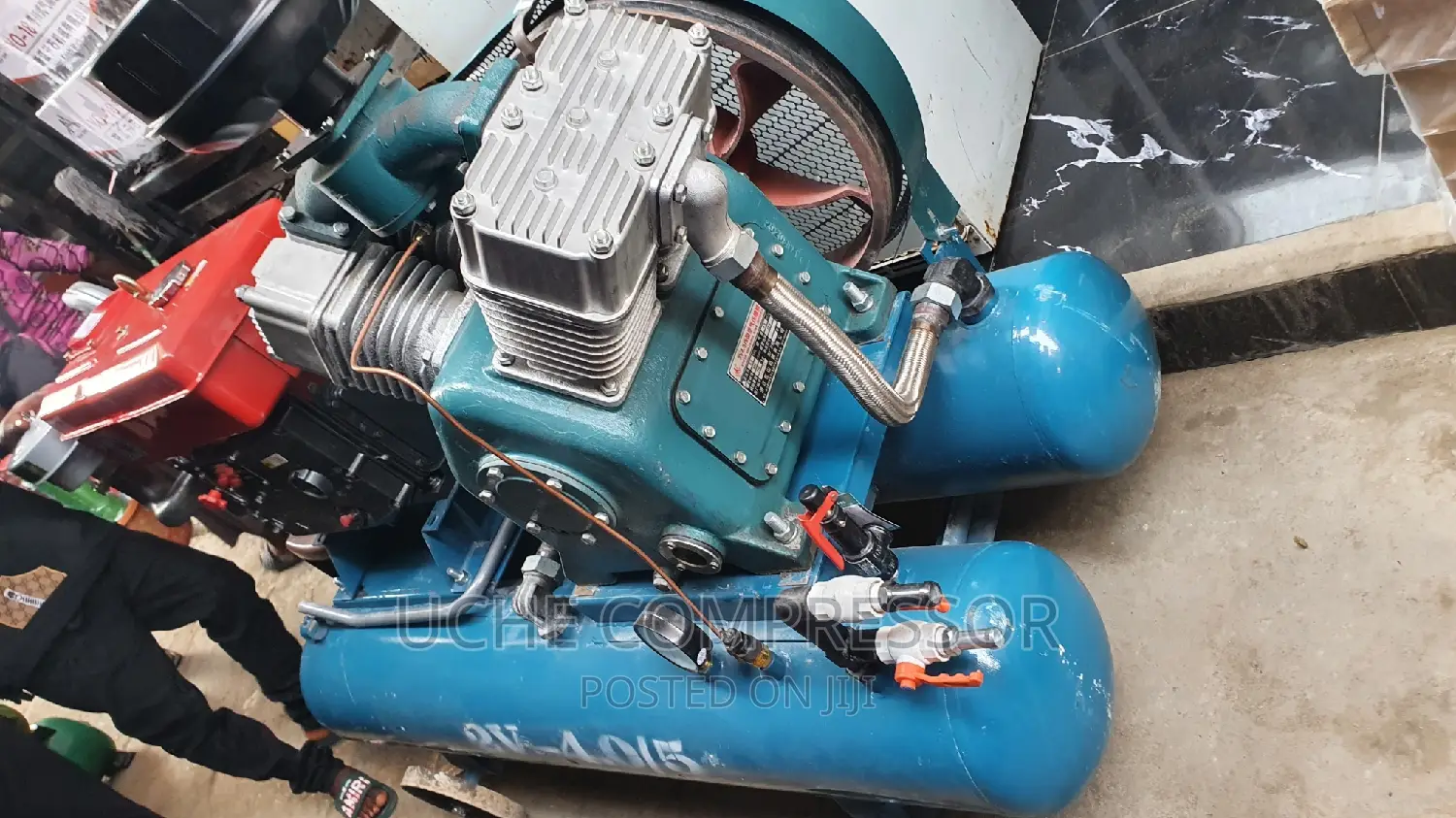 Air Compressor Double Tank 30 H.P With Engine