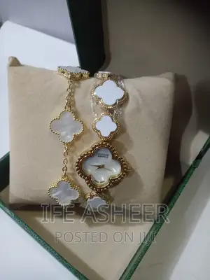 Ladies VCA Wristwatch With Bracelet - White