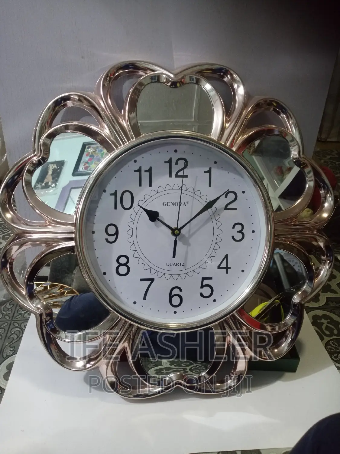 A Beautiful Mirror Wall Clock 004