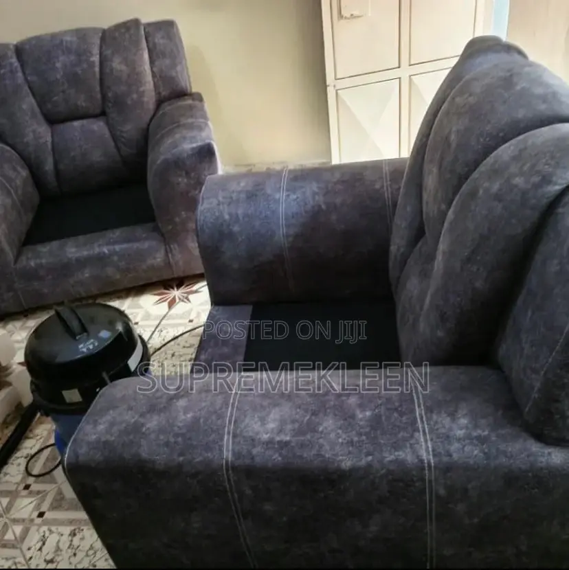 Sofa Shampoo Cleaning Service.