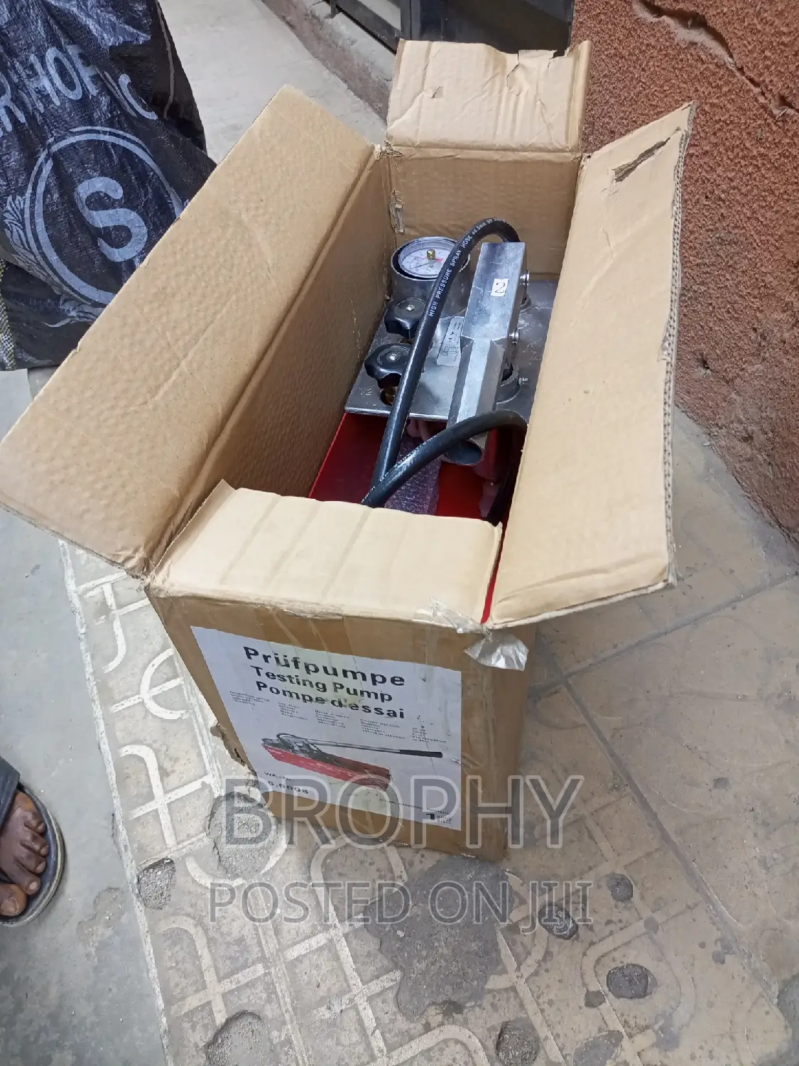 Pressure Testing Bucket