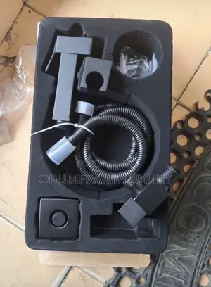 Black Pressing Shower