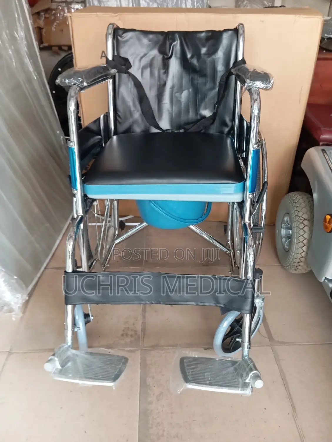 Axiom Commode Wheelchair