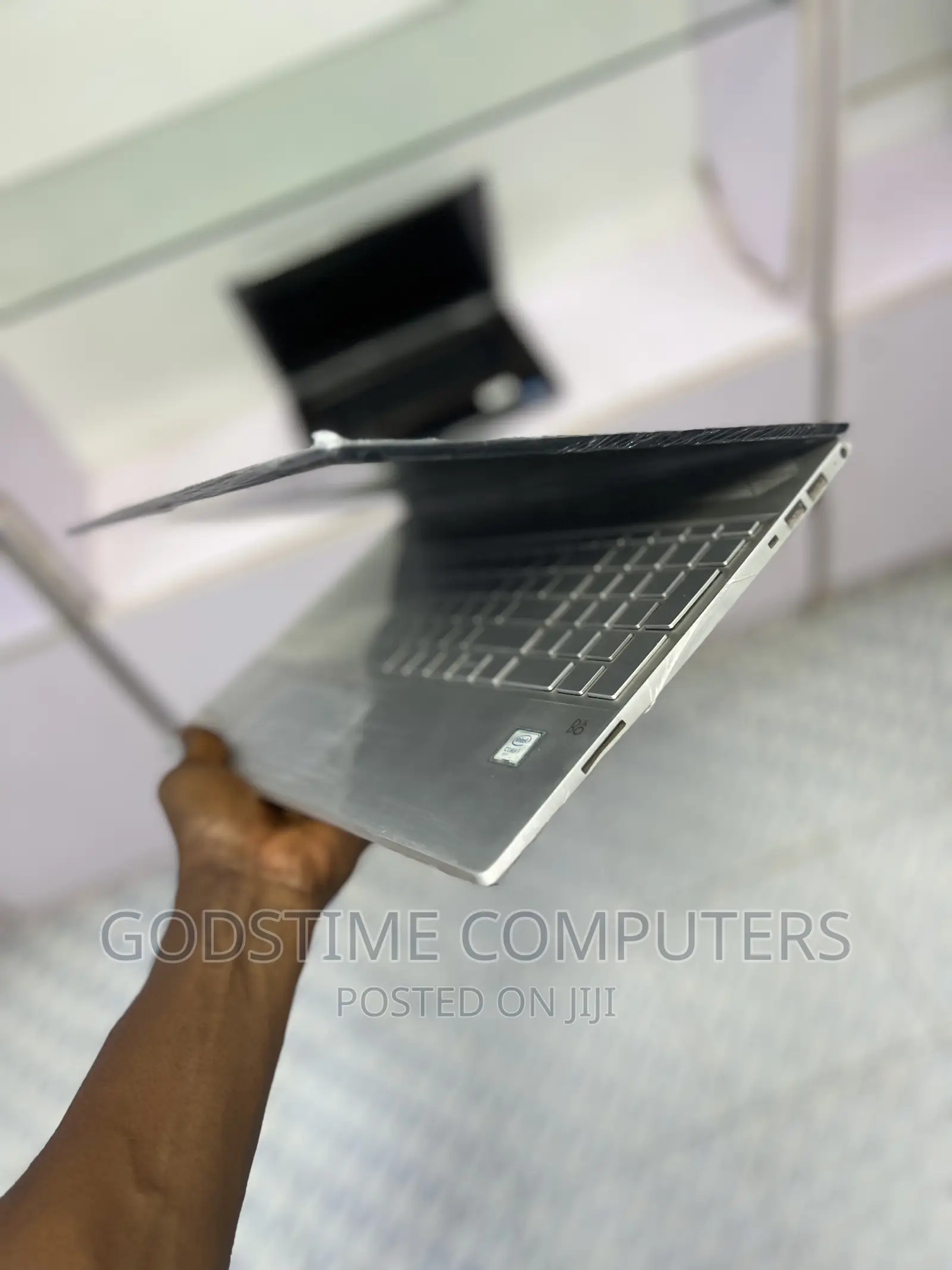 New Laptop HP Pavilion 15 8GB Intel Core I5 SSD 256GB