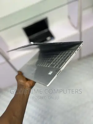 New Laptop HP Pavilion 15 8GB Intel Core I5 SSD 256GB