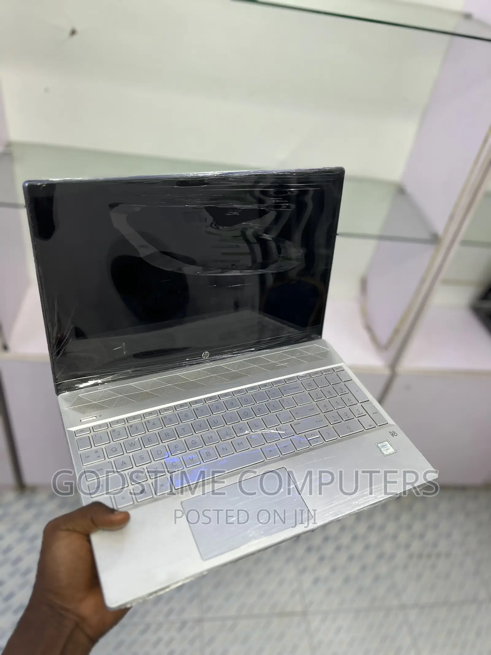 New Laptop HP Pavilion 15 8GB Intel Core I5 SSD 256GB