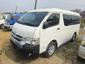 Toyota HiAce 2014 White